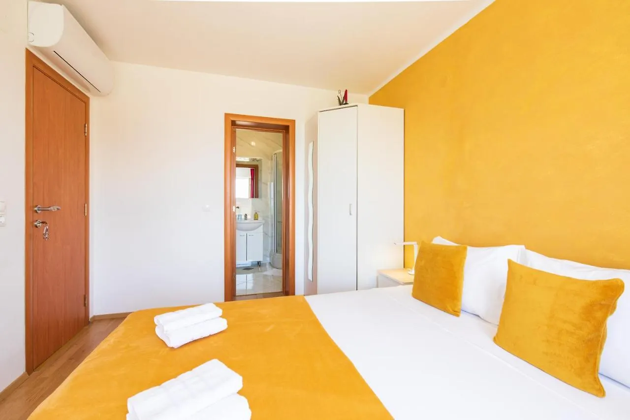 Vila Panorama By El-Pi Tours Malinska 0*,  Croatia